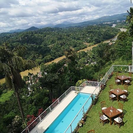 The Mountbatten Hotel แคนดี้ ภายนอก รูปภาพ