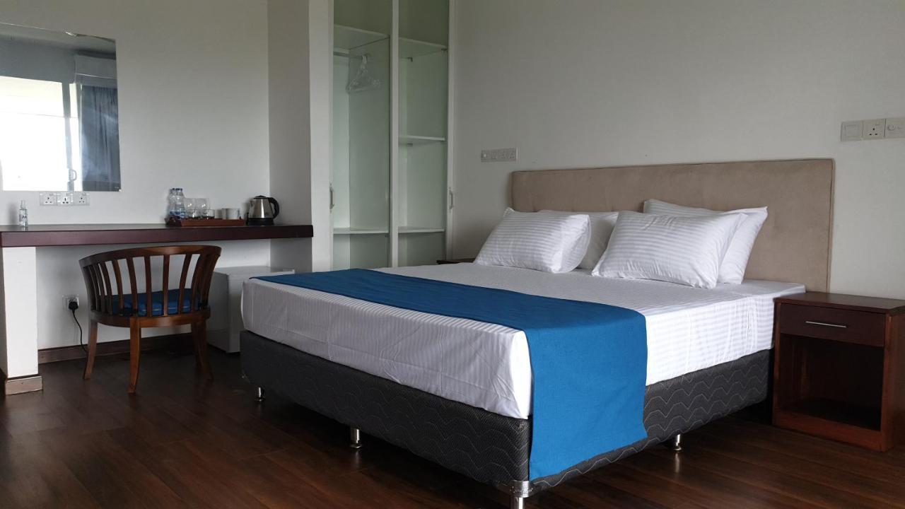 The Mountbatten Hotel แคนดี้ ภายนอก รูปภาพ